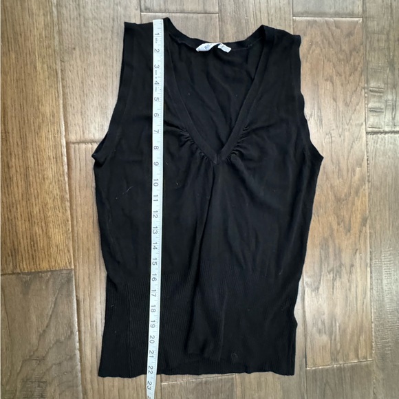Ricki’s Sleeveless Top - Picture 7 of 9